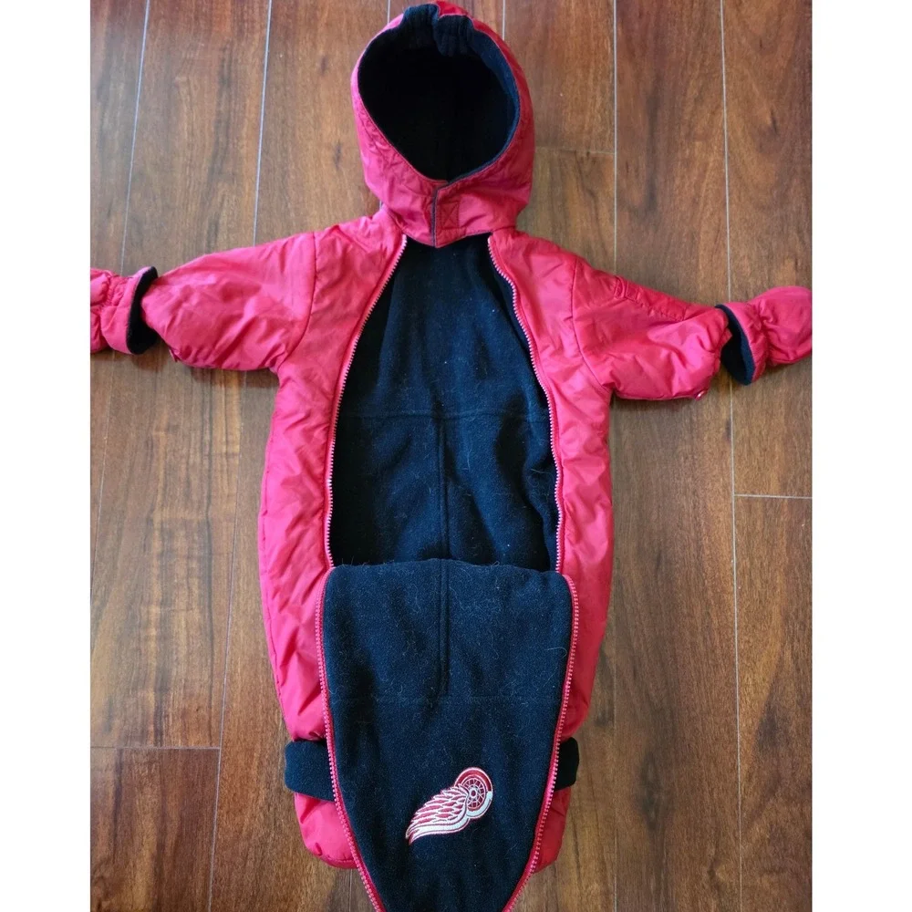 NHL Detroit Red Wings Infant Red Fleece Lined Bunting Snowsuit Hooded 6/9 months
